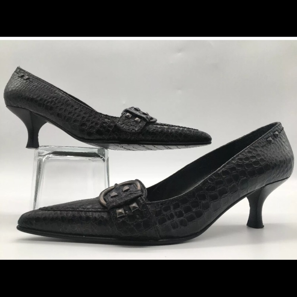 Stuart Weitzman Pointy Toe Pump Heels Size 7.5ss - image 1